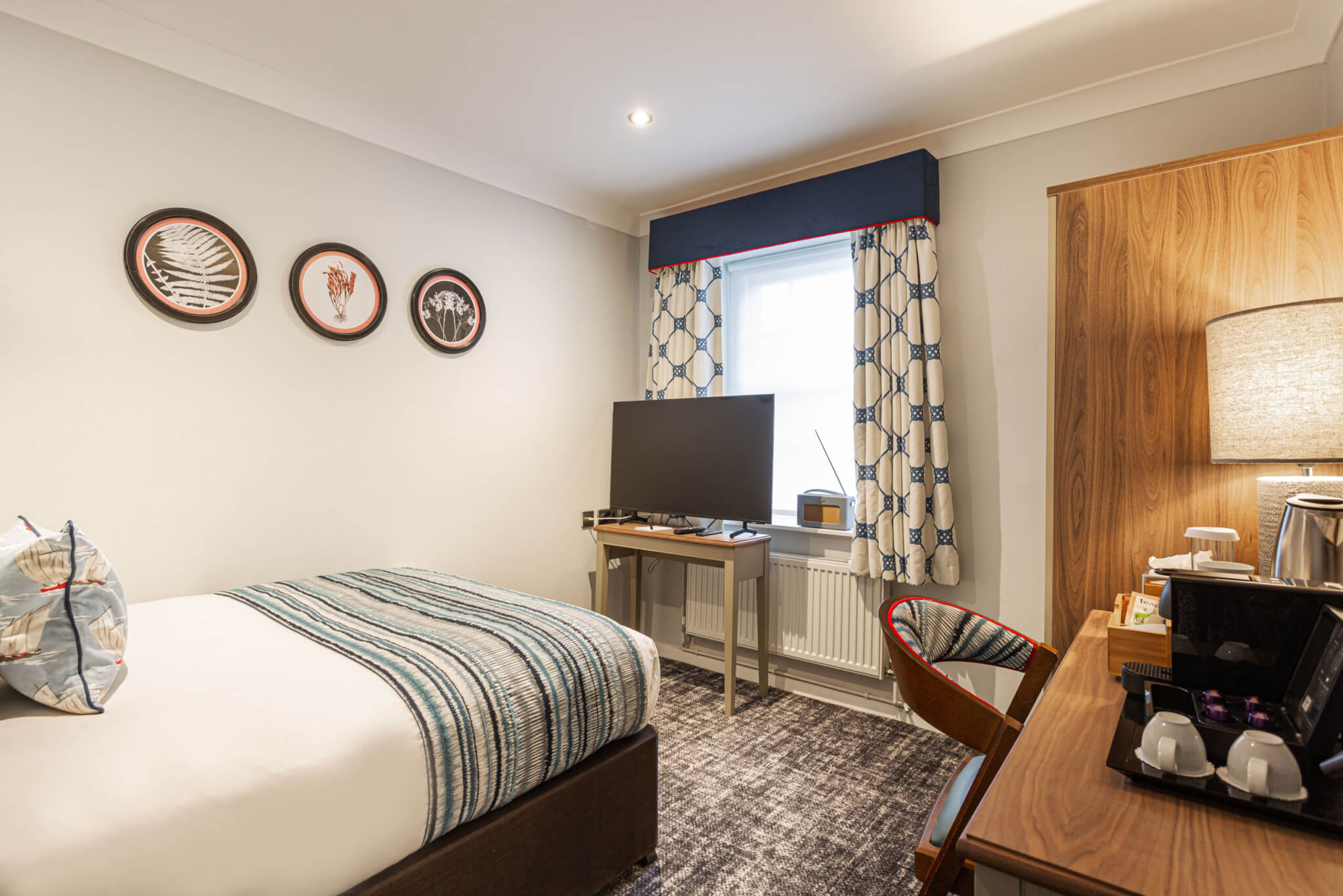 Manor Hotel Classic Single Room Bedroom Space scaled