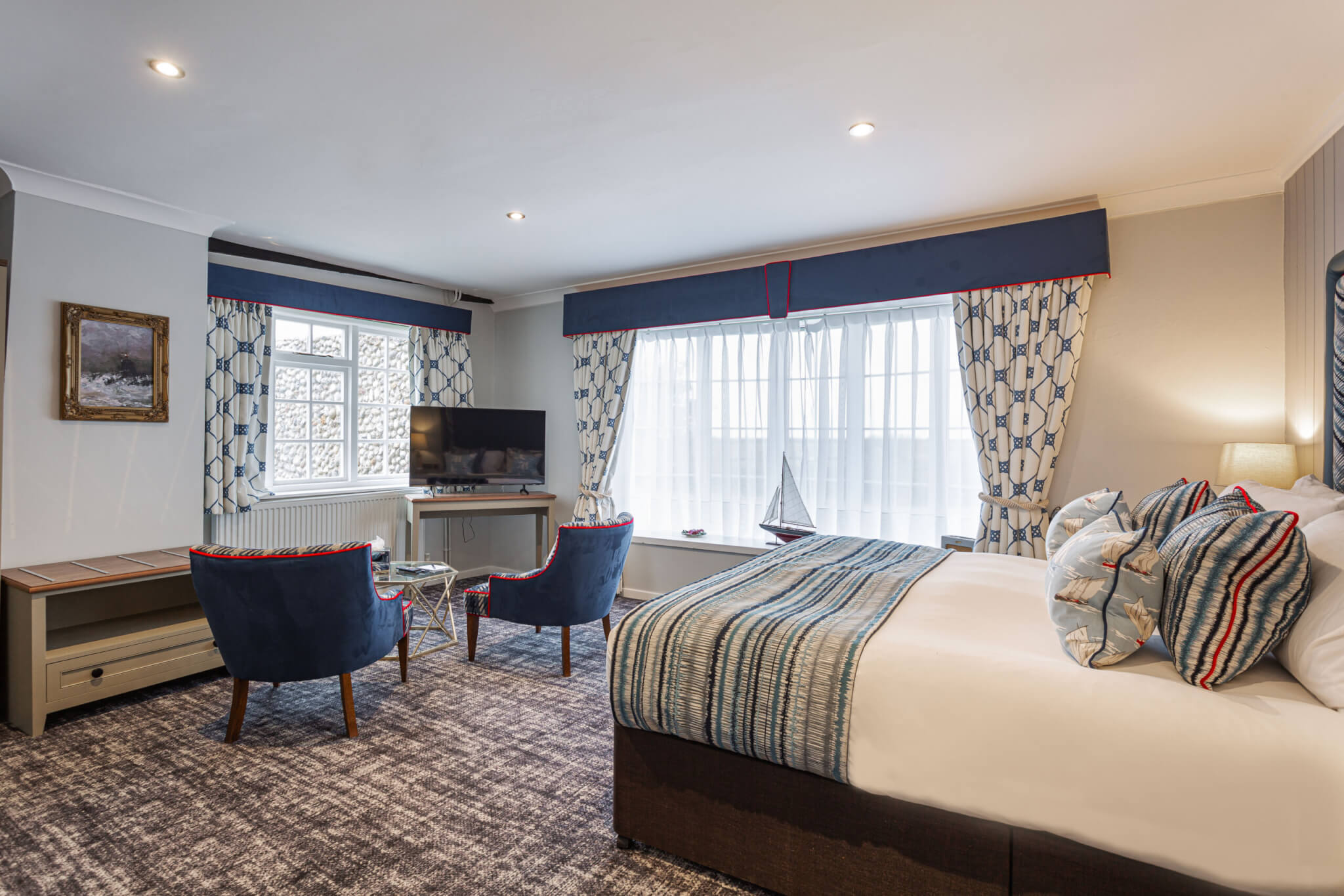 Manor Hotel Junior Suite Bedroom Space scaled