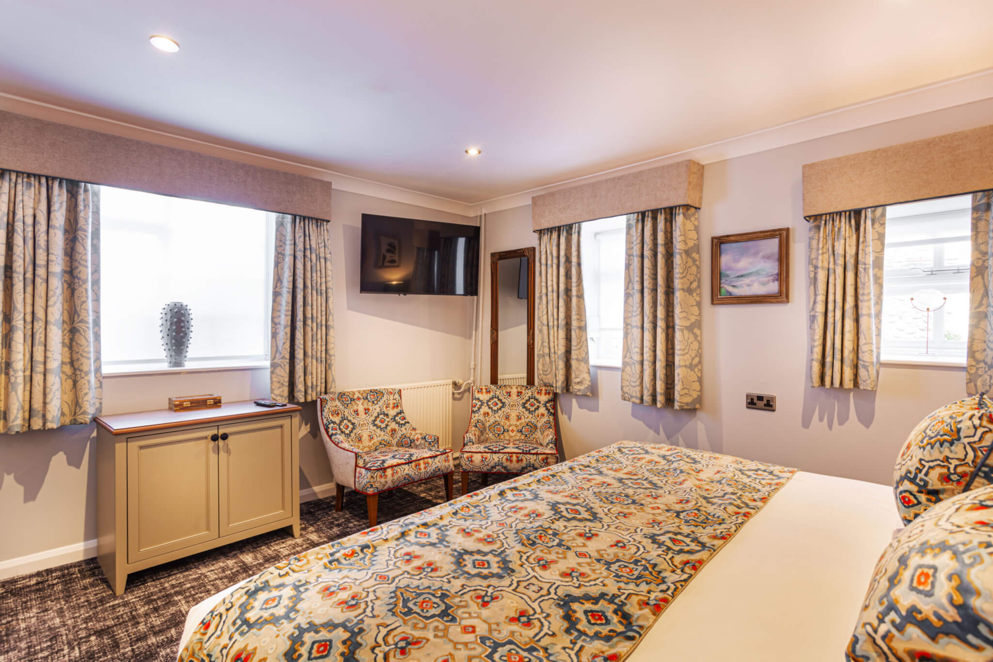 Manor Hotel Superior Double Room Bedroom Space scaled