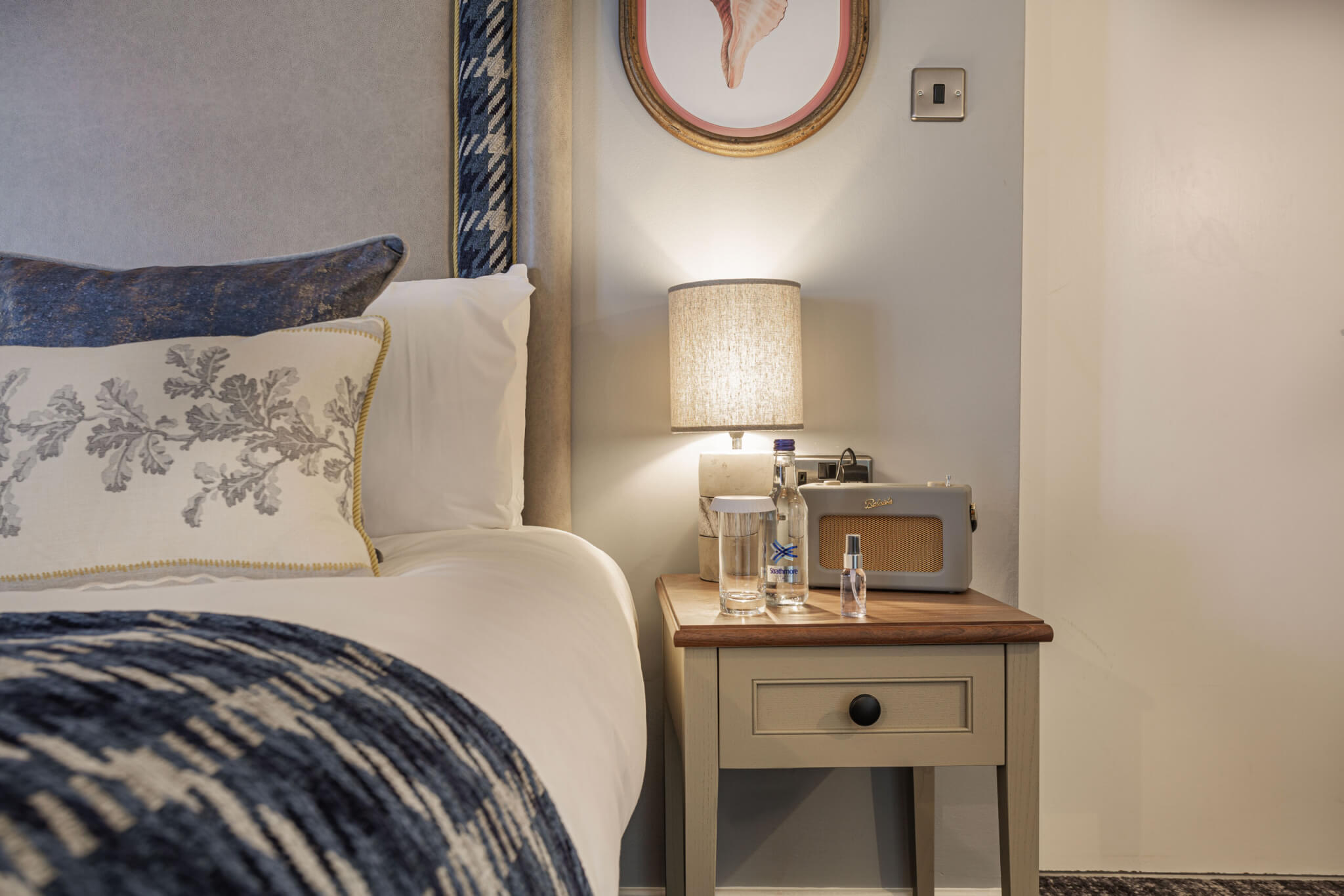 Manor Hotel Superior Twin Room Bedside Space scaled